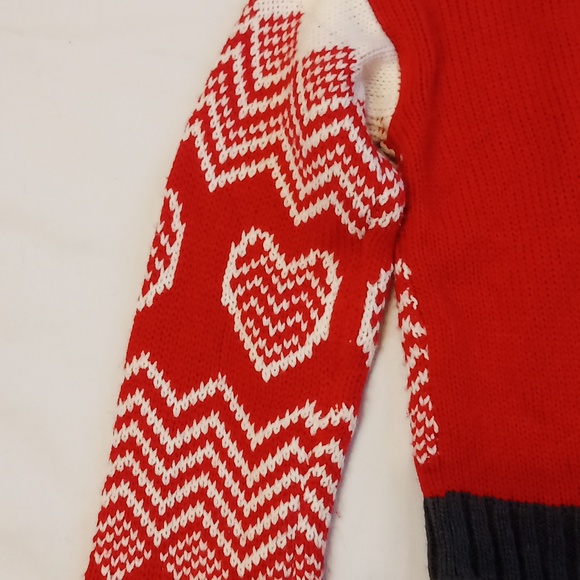 Woman's Valentine's Day sweater size small - Picture 6 of 7
